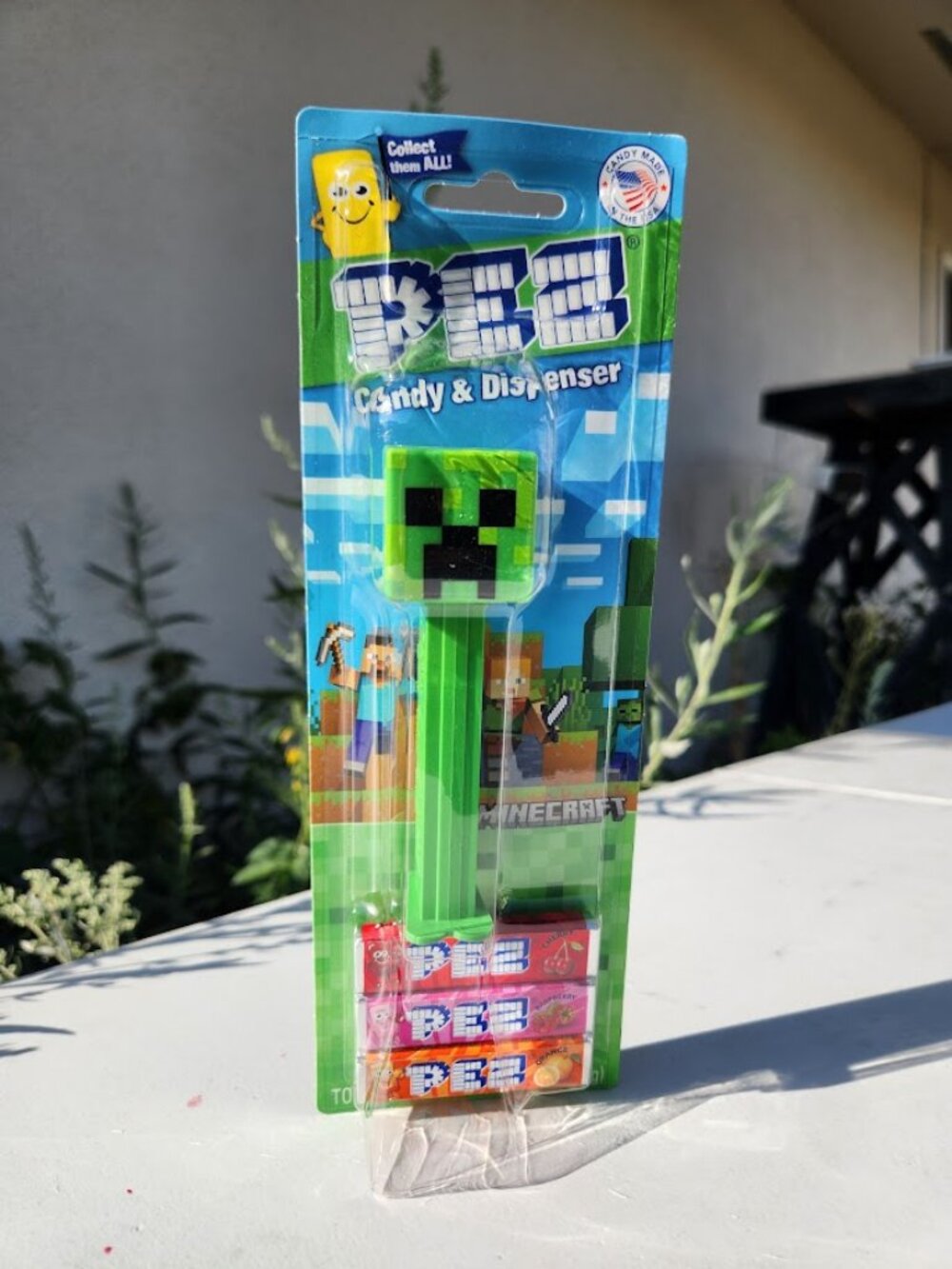 NEW PEZ Candy Dispenser Minecraft Creeper with Refills Toy Makes a great gift.